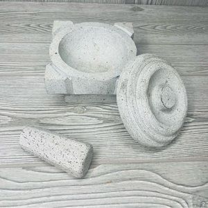 concrete / ceramic mortar and pestle spice making grinding kitchen wear